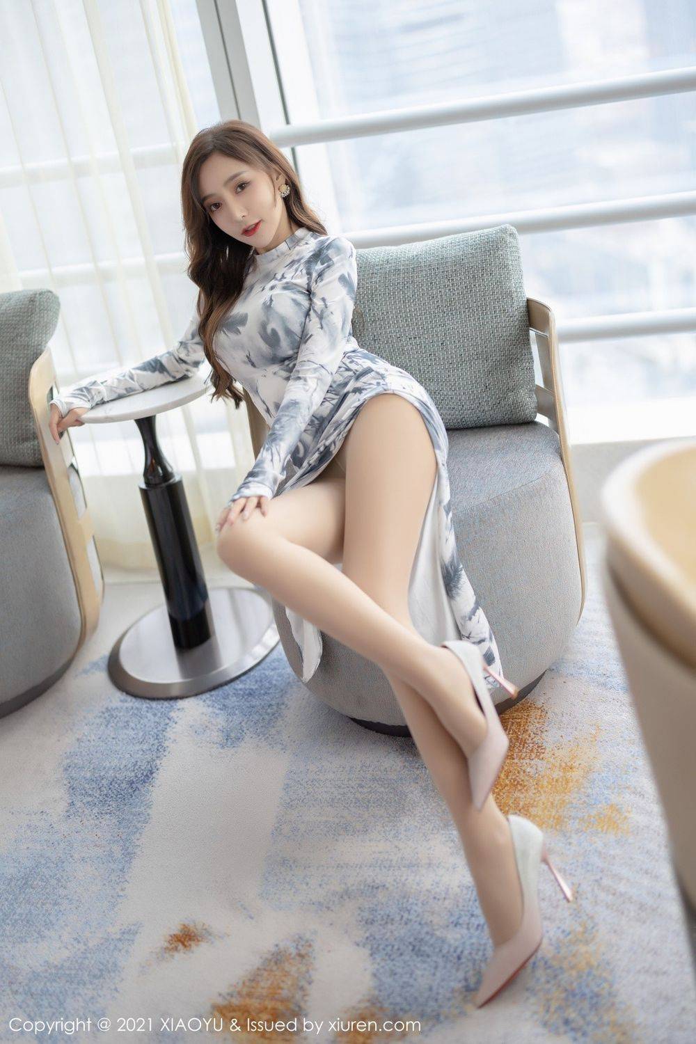 语画界性感女神王馨瑶yanni优雅长裙与丝袜美腿丰腴娇媚写真-22