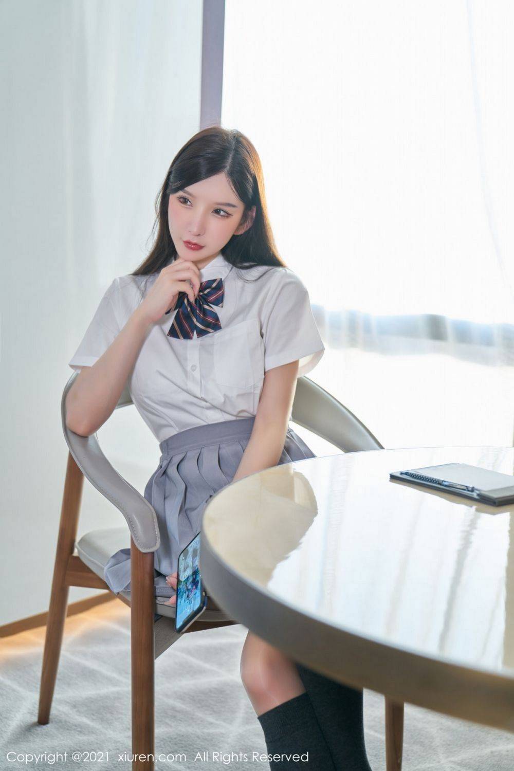 秀人网性感女神周于希Sandy丝袜美腿职场OL惩罚游戏主题写真-10