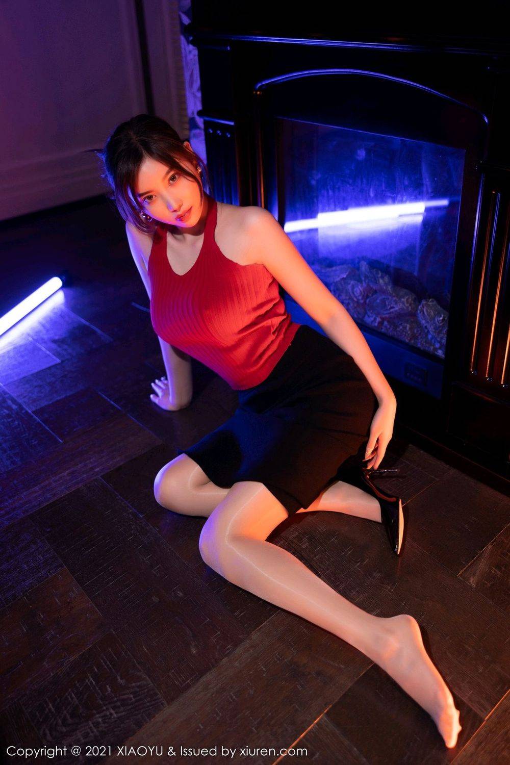 语画界性感女神杨晨晨Yome露肩上衣配黑色超短裙私房写真-45