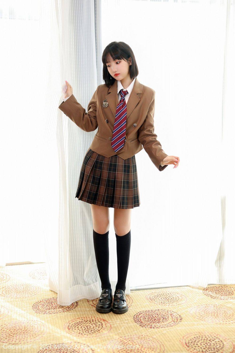 模范学院美女模特甜筒晓彤甜美可人居家女友视角私房写真