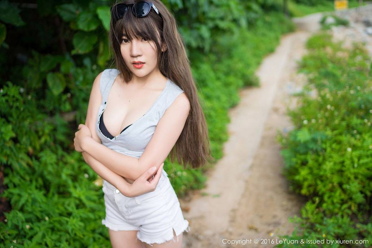 星乐园新人模特冷不丁海边沙滩黑长直泳装系列首套写真-42