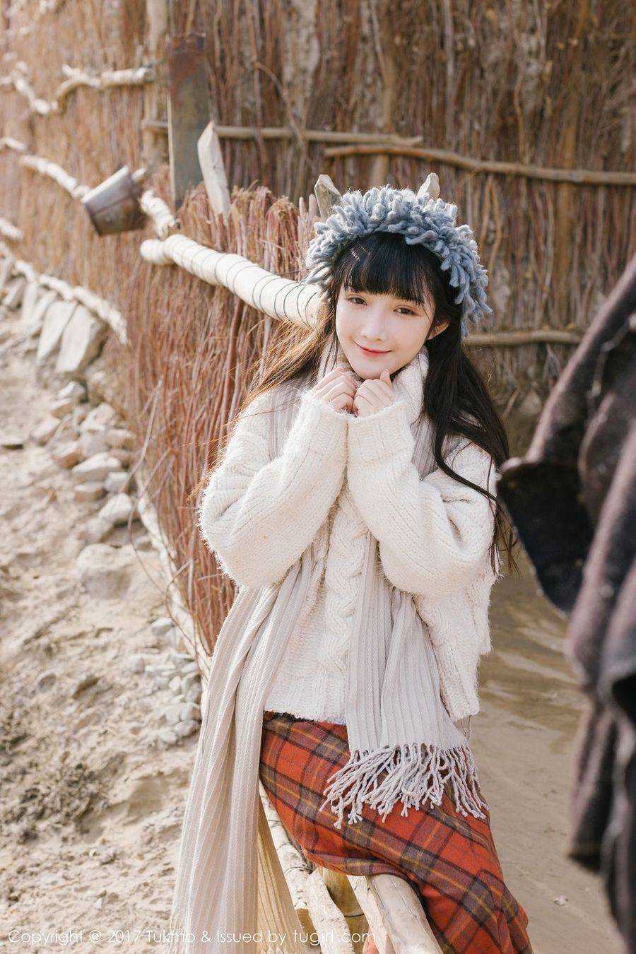 Tukmo兔几盟美女主播之应西北沙漠边小清新系列首套写真-2