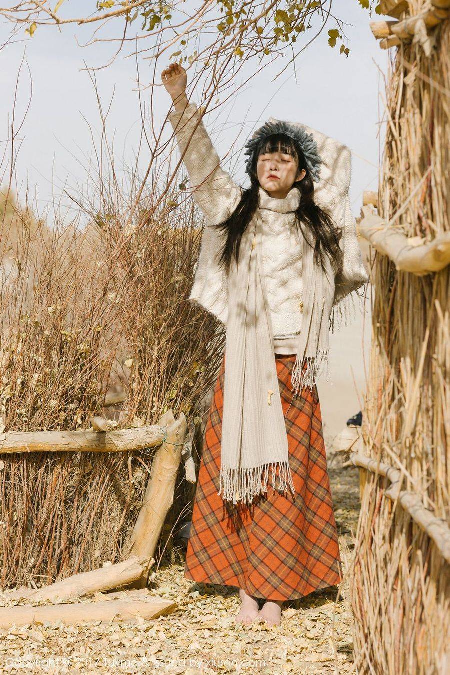 Tukmo兔几盟美女主播之应西北沙漠边小清新系列首套写真-35