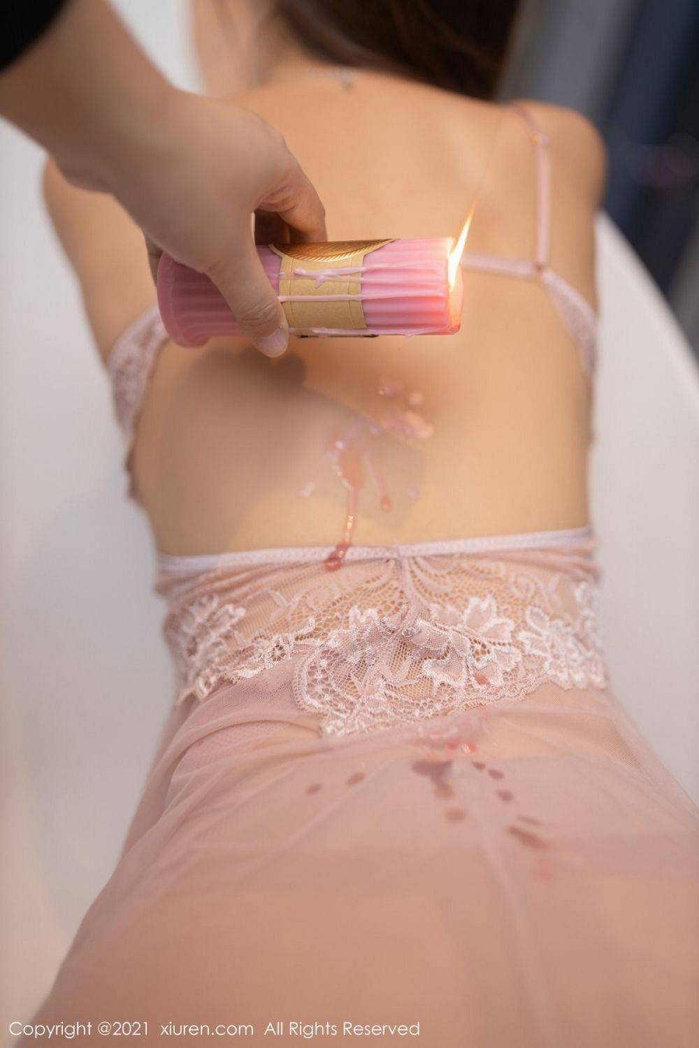 秀人网美女模特唐安琪粉色外衣生日会情趣主题江浙沪旅拍-66