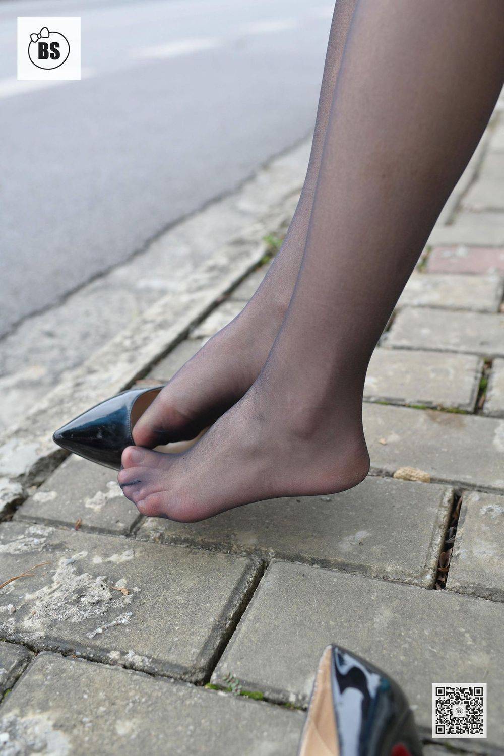 长腿美女美西黑丝美腿都市丽人公交车站奇遇记性感写真-20