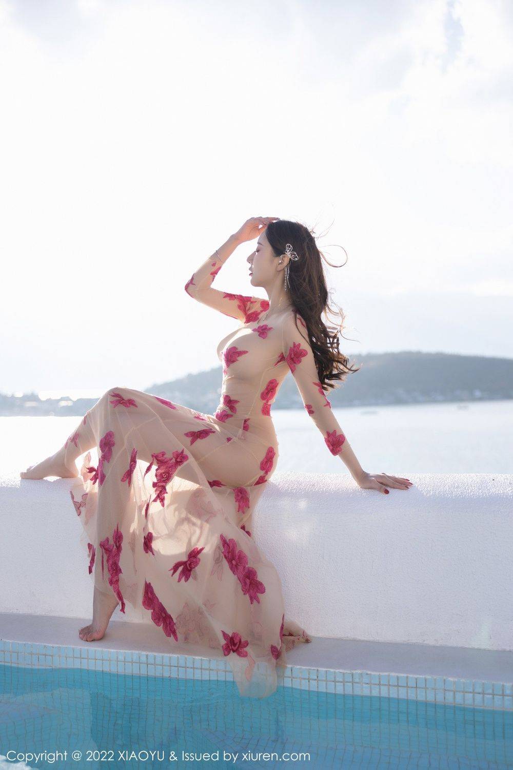 语画界性感女神王馨瑶yanni杏色花裙洱海边场景拍摄云南写真-9