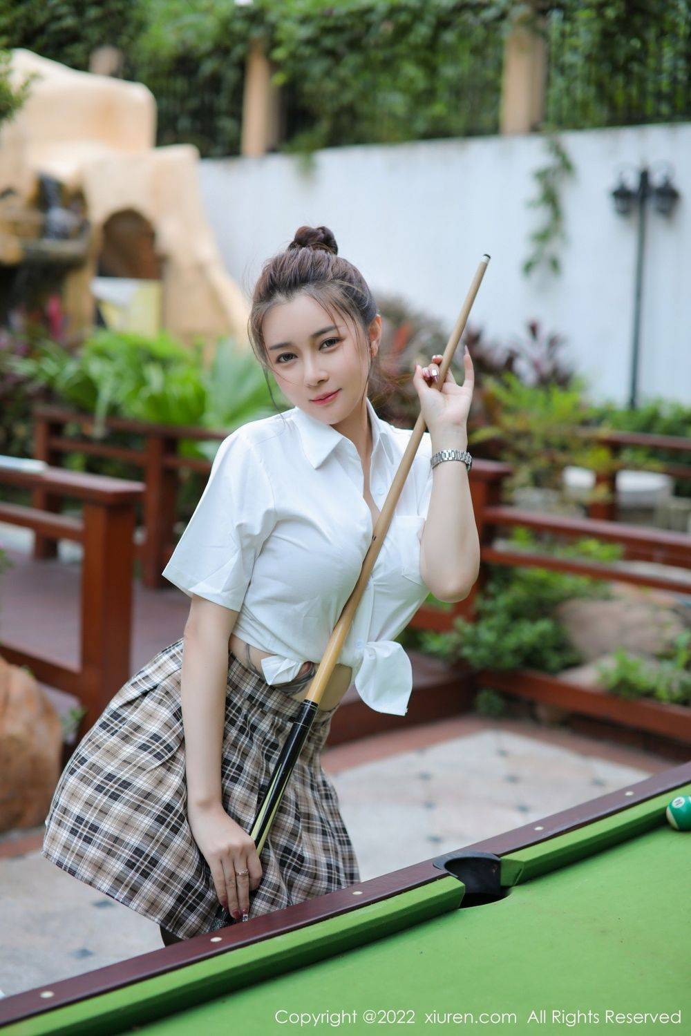 秀人网美女模特凯竹Vision绿色连衣长裙搭配黑丝系列写真-26