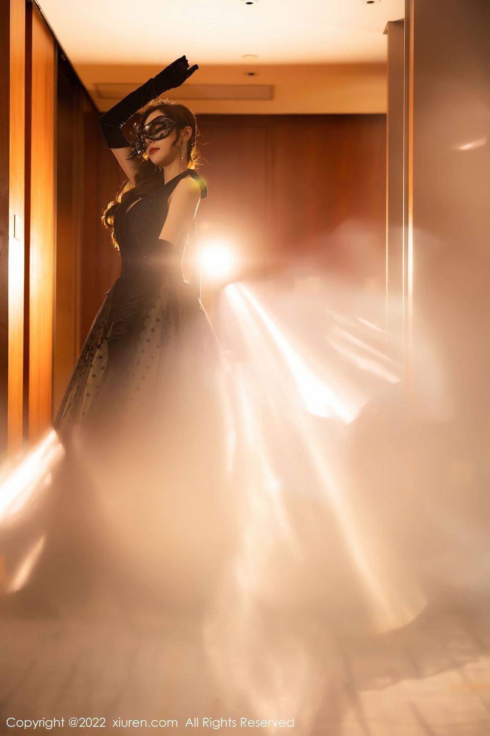 秀人网性感女神王馨瑶yanni黑色长裙红色蕾丝服饰诱人写真-4