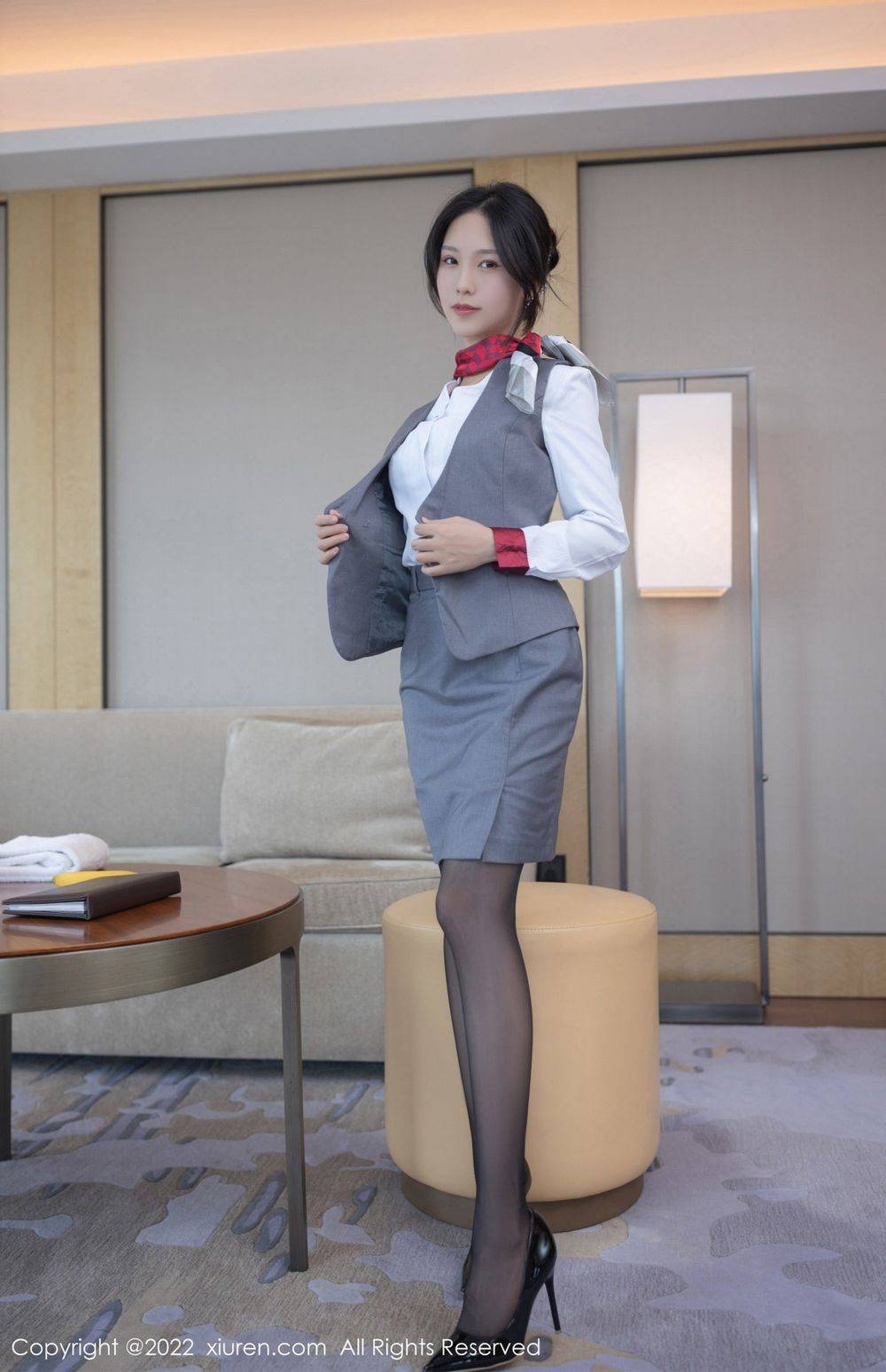 秀人网美女模特抖娘利世空姐制服黑色丝袜系列性感写真-22