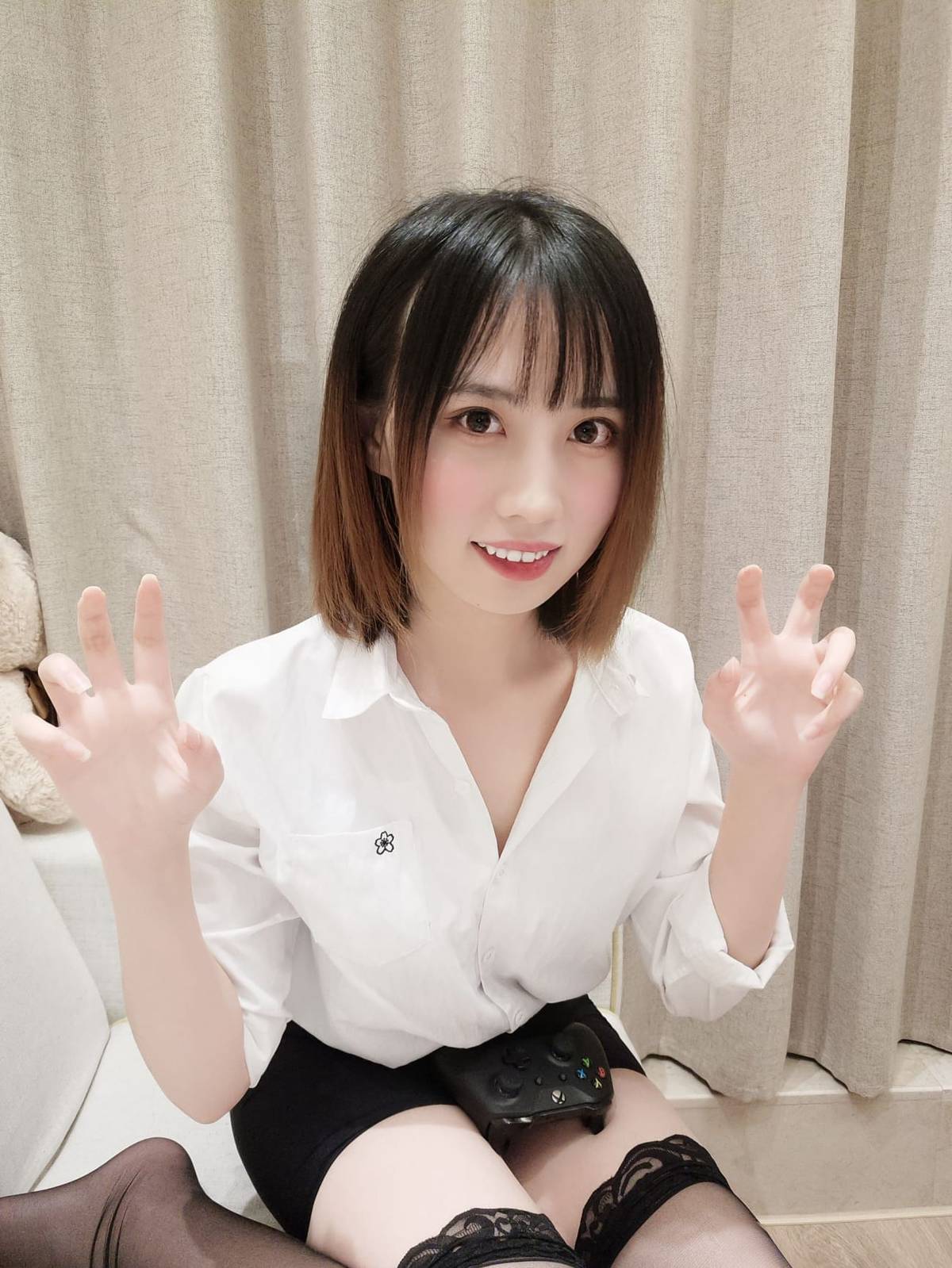 次元少女念雪ww白衬衫黑丝美腿职场OL系列性感写真-11