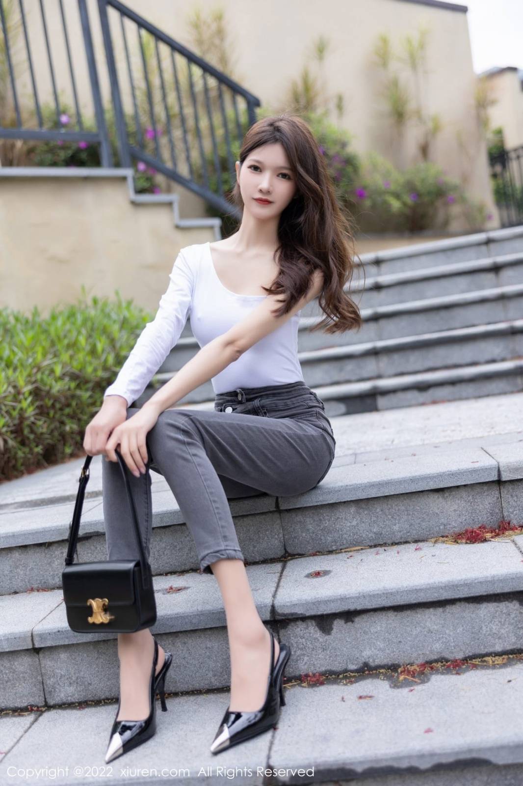 秀人网美女模特程程程-白透收身上衣配紧身牛仔裤厦门旅拍-43