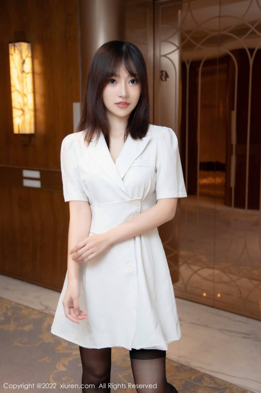 秀人网美女模特西门小玉白色连衣裙诱人黑丝系列性感写真