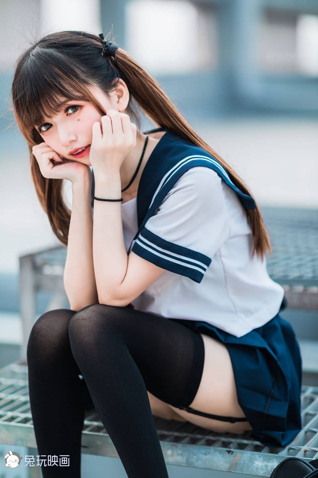 兔玩映画天台少女JK制服搭配黑色丝袜户外氧气写真-11