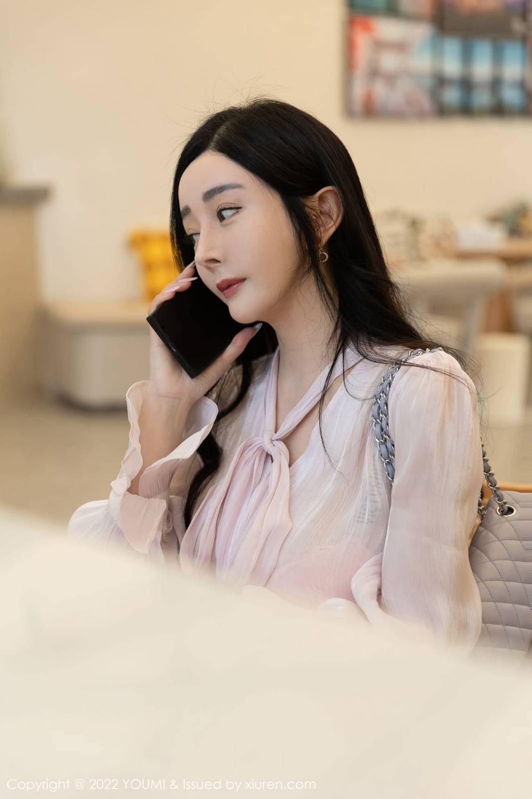 尤蜜荟美女模特允薾粉色服饰搭配白色短裙系列大理旅拍-2