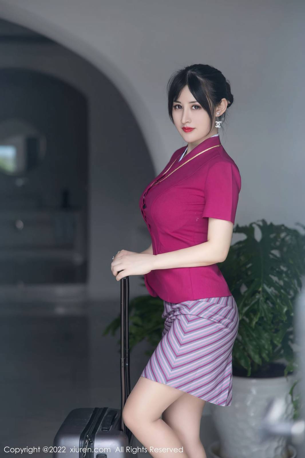 秀人网美女模特陈诗诗kiki空姐制服原色丝袜系列大理旅拍