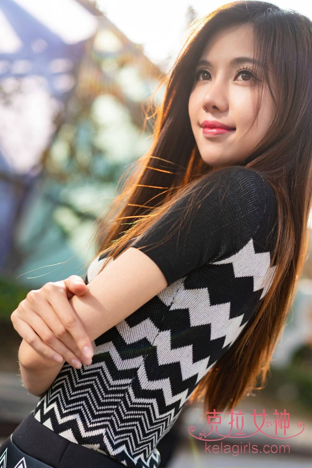Kelagirls克拉女神静宜条纹长裙此时的暖阳主题户外写真-5