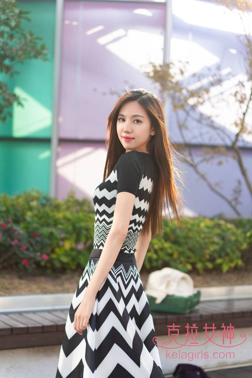 Kelagirls克拉女神静宜条纹长裙此时的暖阳主题户外写真-4