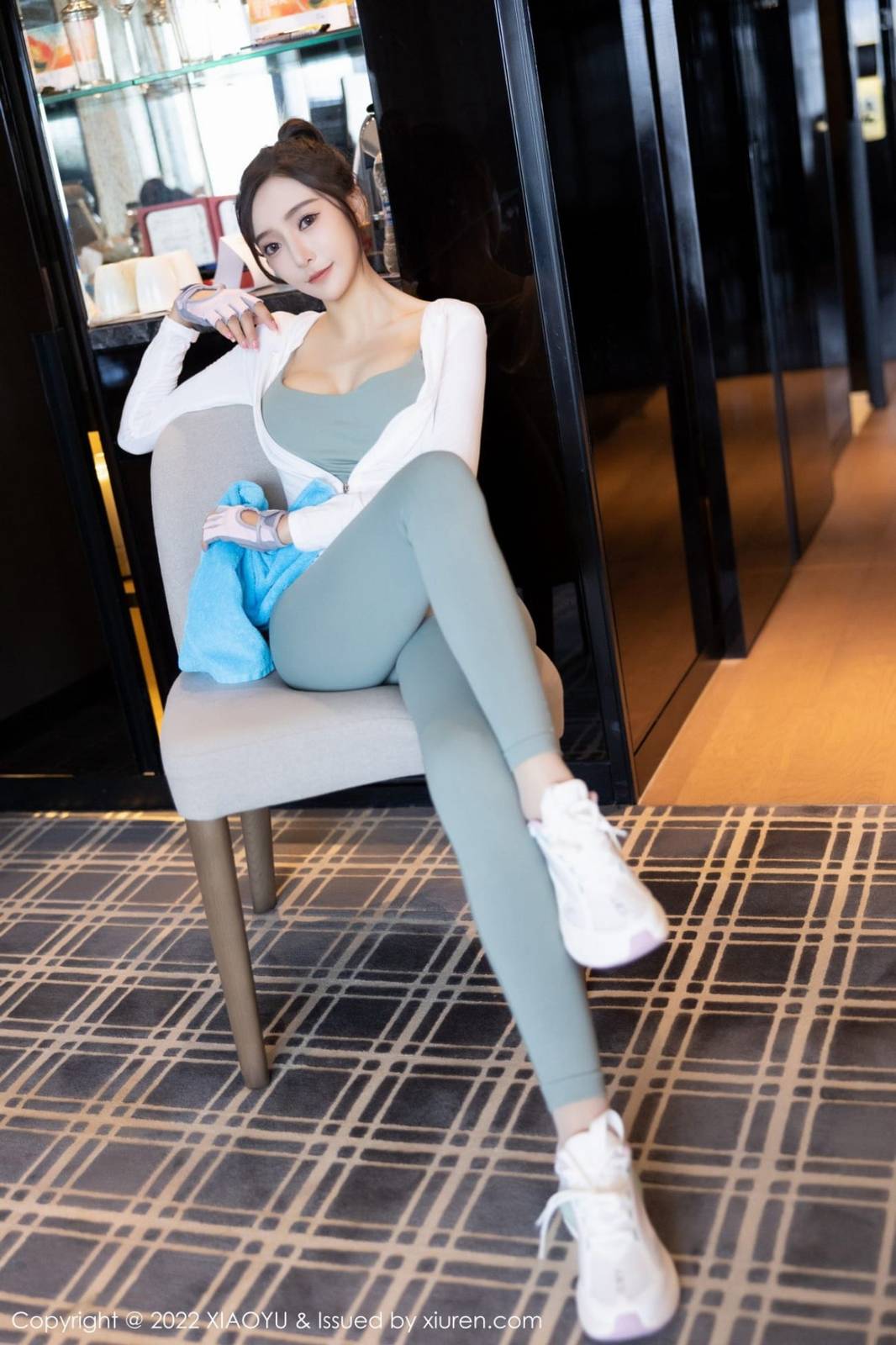 语画界性感女神王馨瑶yanni运动上衣运动裤健身房性感写真-22