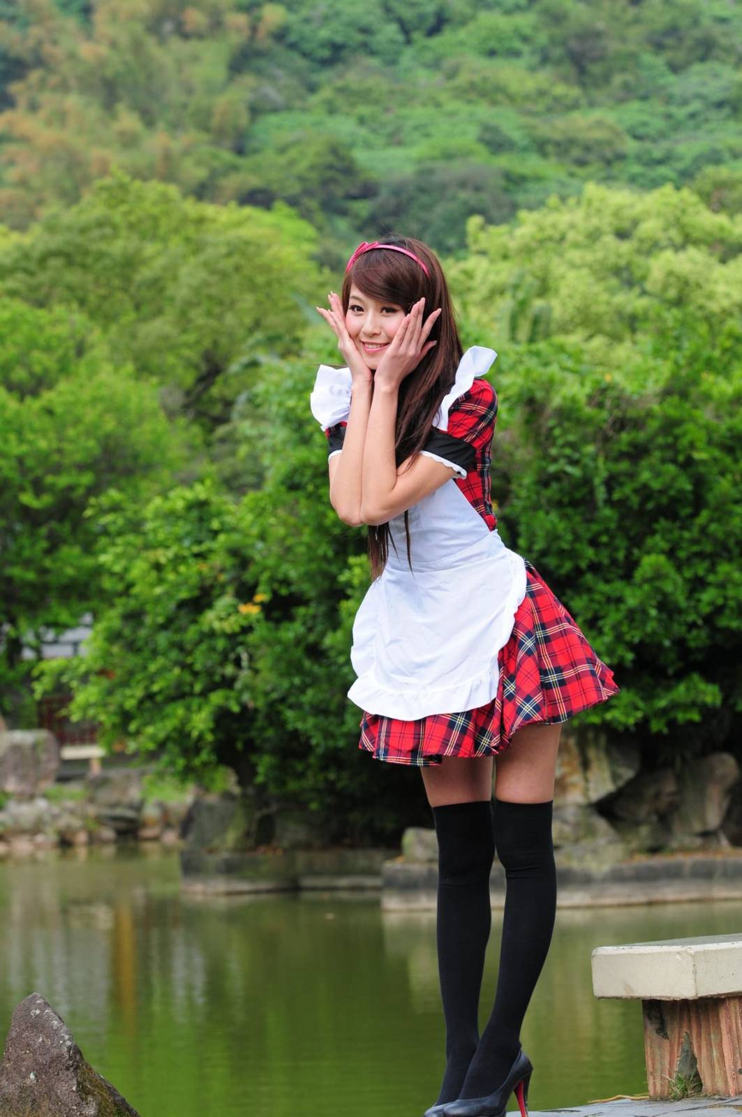 台湾正妹winnie小雪/庄温妮校园长筒袜女仆主题户外美拍-34