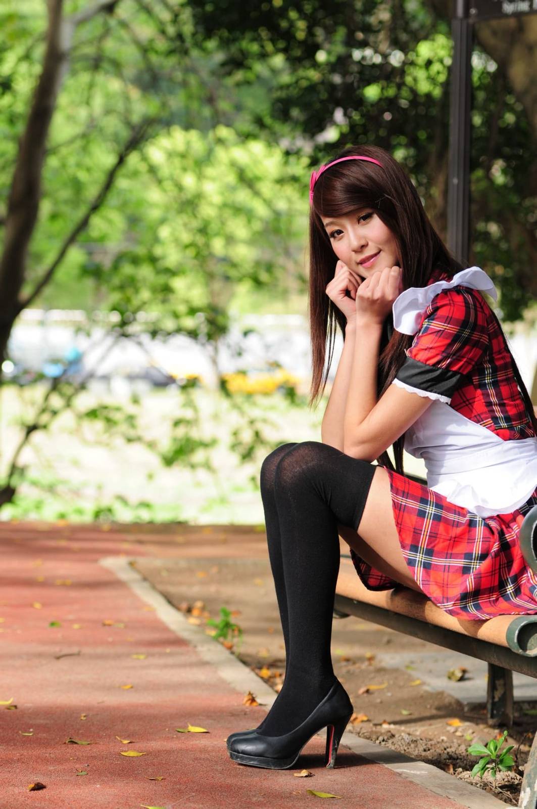 台湾正妹winnie小雪/庄温妮校园长筒袜女仆主题户外美拍-79