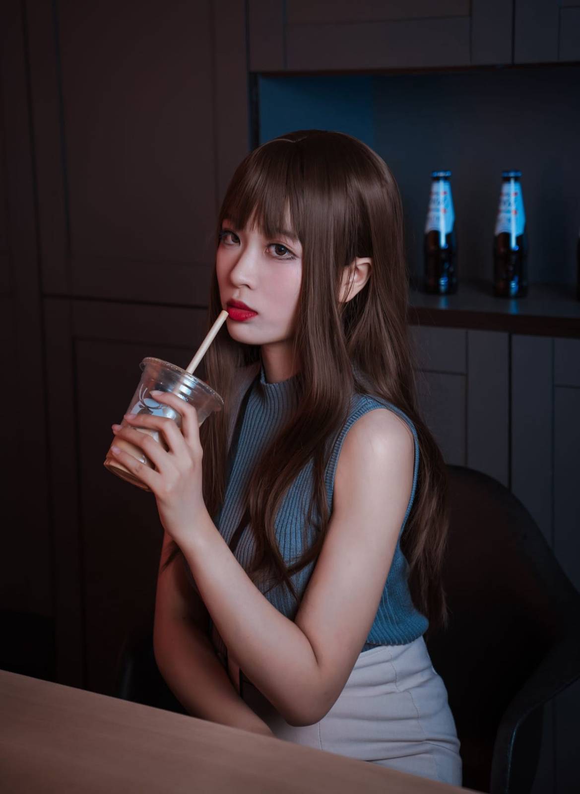 网络美女轩萧学姐黑丝美腿白领丽人微醺喝醉OL性感写真