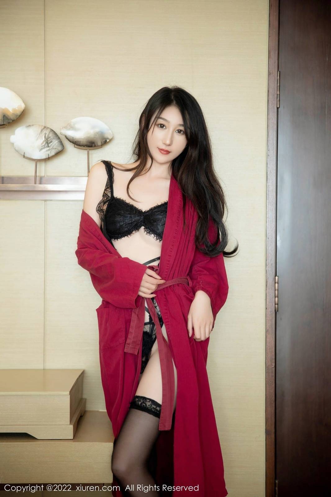 秀人网新人模特薇薇酱红色浴袍御姐气息妩媚动人首套写真-10