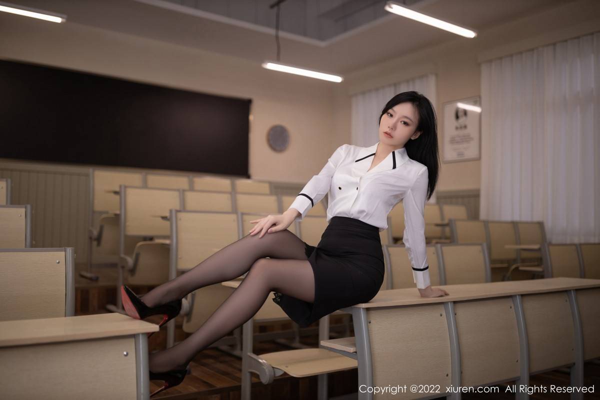 秀人网美女模特安然anran白色上衣教师角色性感私房写真-5