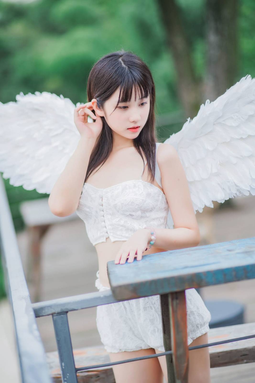 网络红人镜酱白色天使翅膀多套服饰黑长直清纯写真-12