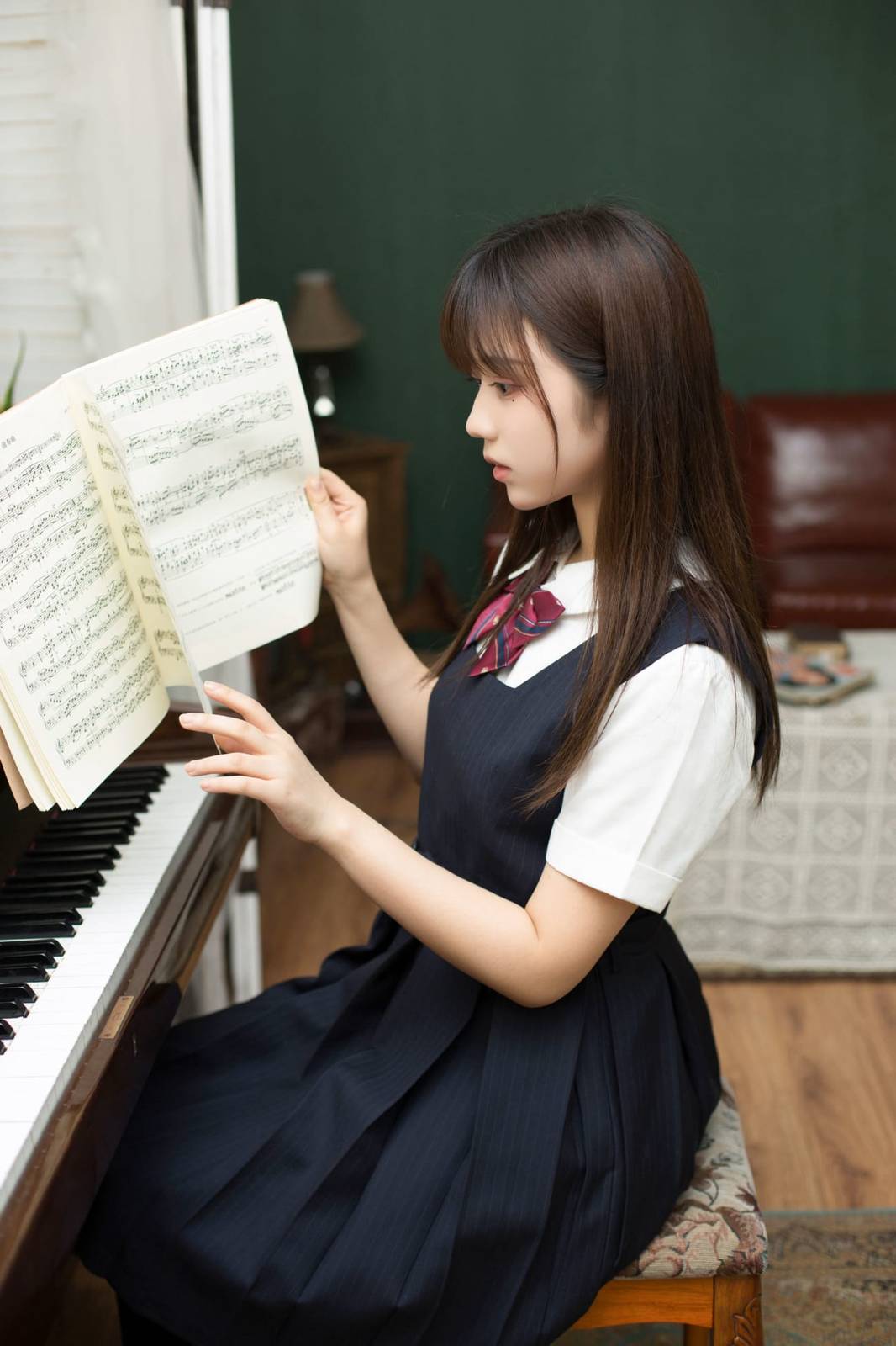 喵糖映画文静学妹镜酱校服着装黑长直系列居家写真-3