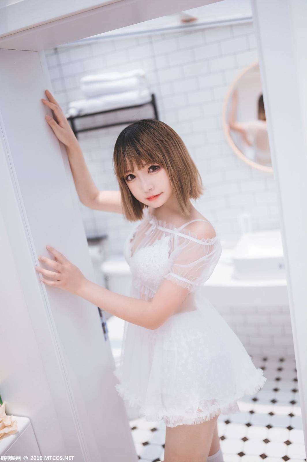 喵糖映画萝莉控浴室轻透蕾丝长筒袜白色の物语-17