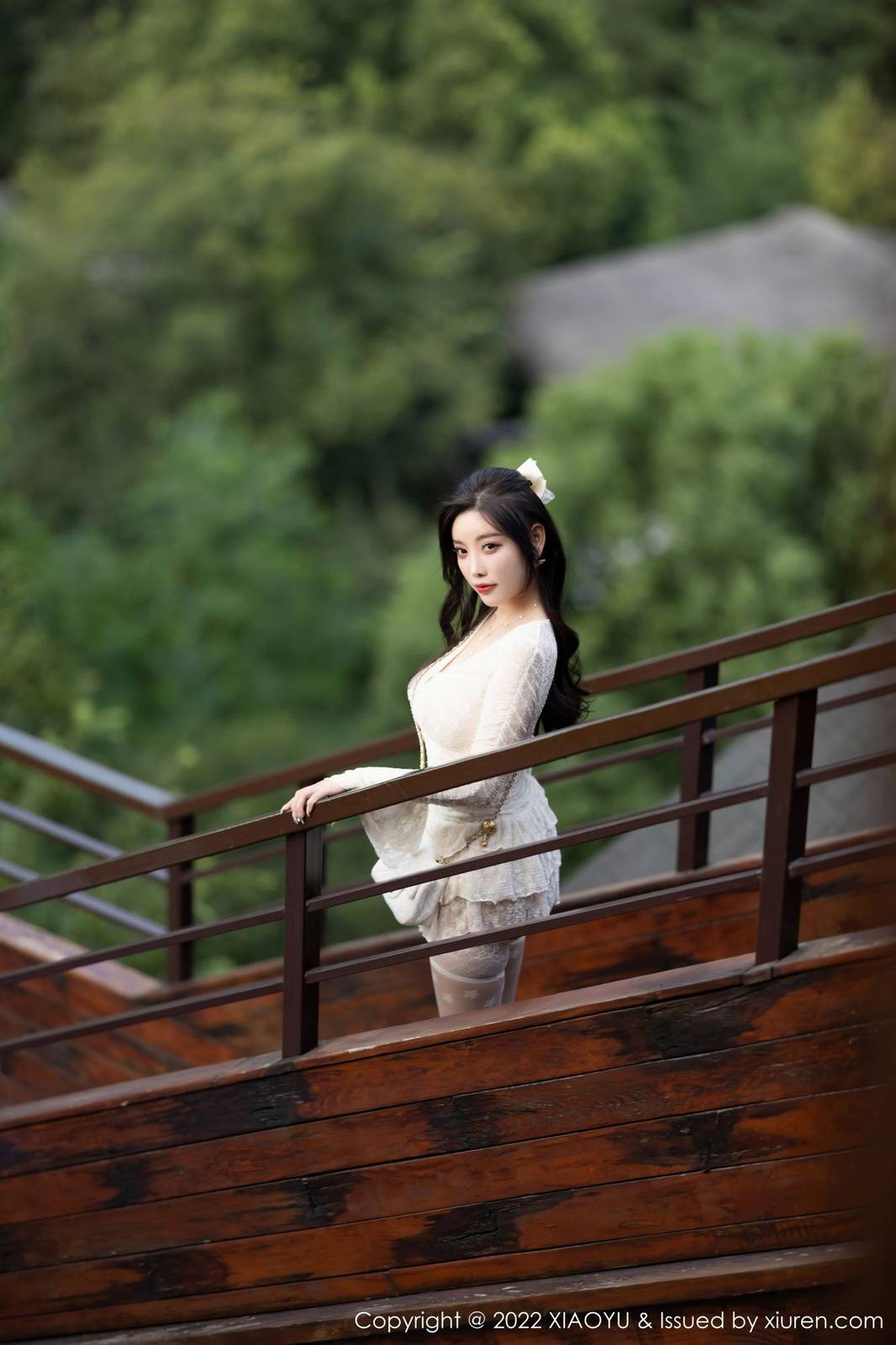 语画界性感女神杨晨晨Yome白色服饰搭配白色丝袜杭州旅拍