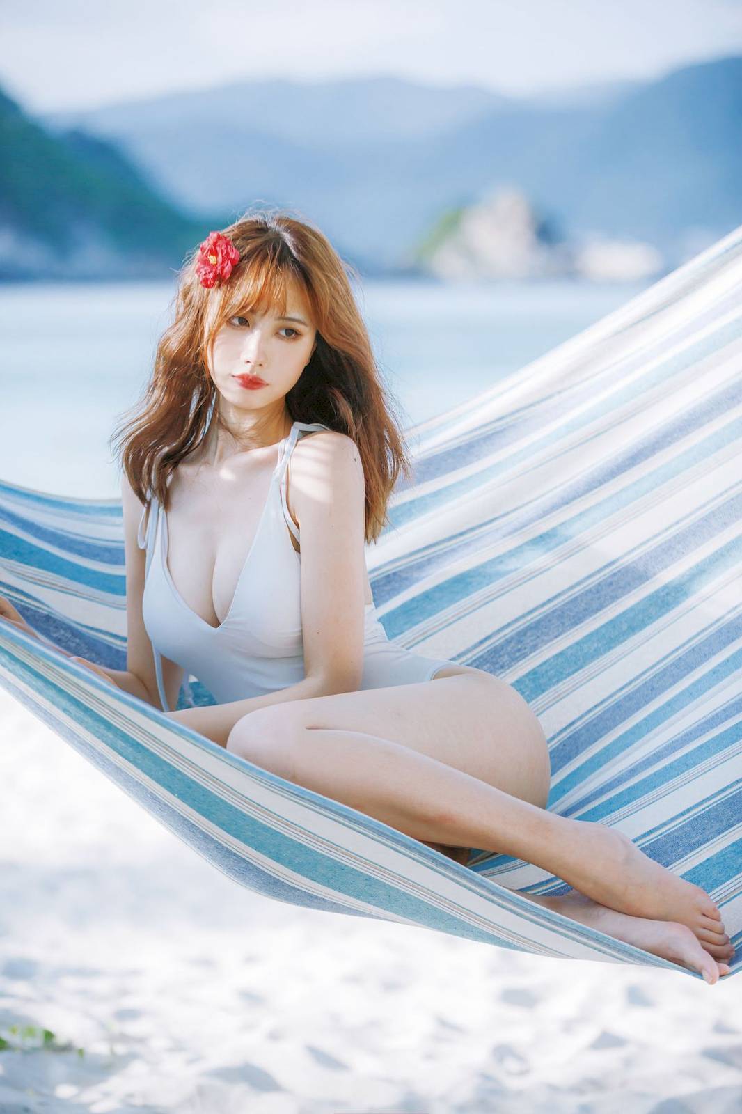 网络美女念雪ww - 海边白色服饰日暮温柔主题性感写真