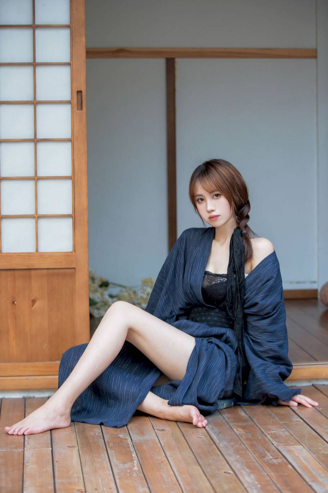 网络红人念雪ww素色和服慵懒神情COS蝶与刀美图-2