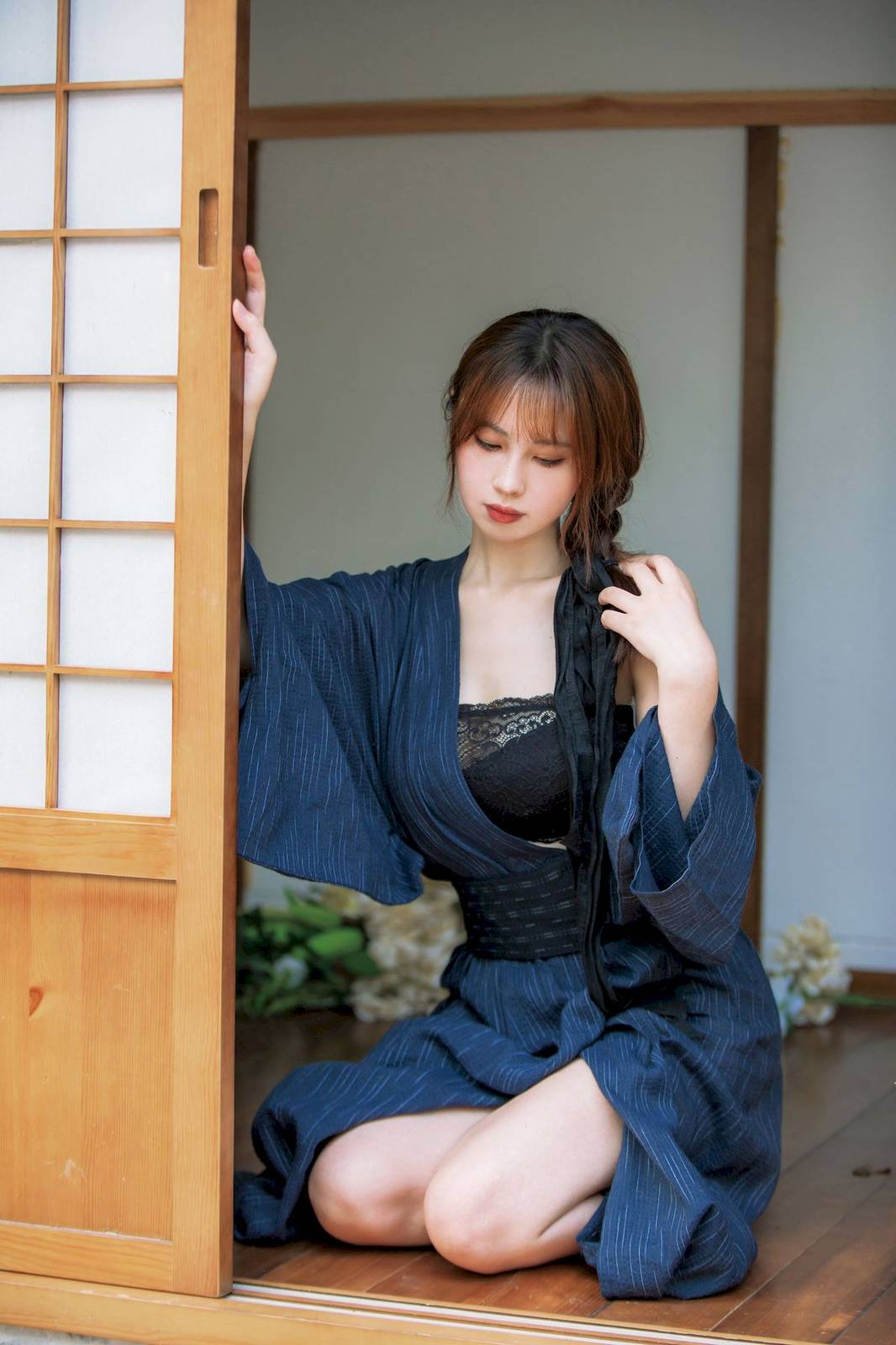 网络红人念雪ww素色和服慵懒神情COS蝶与刀美图-10