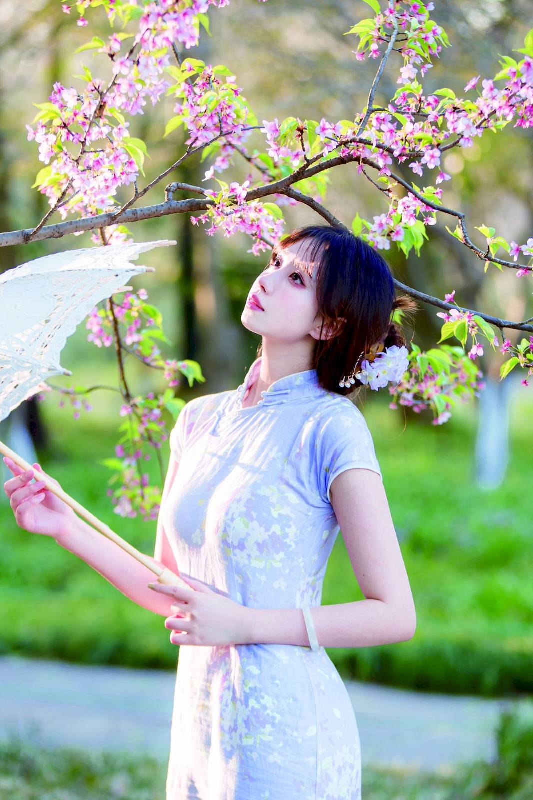 次元少女念雪ww素色旗袍宛如花仙子阳光系列写真