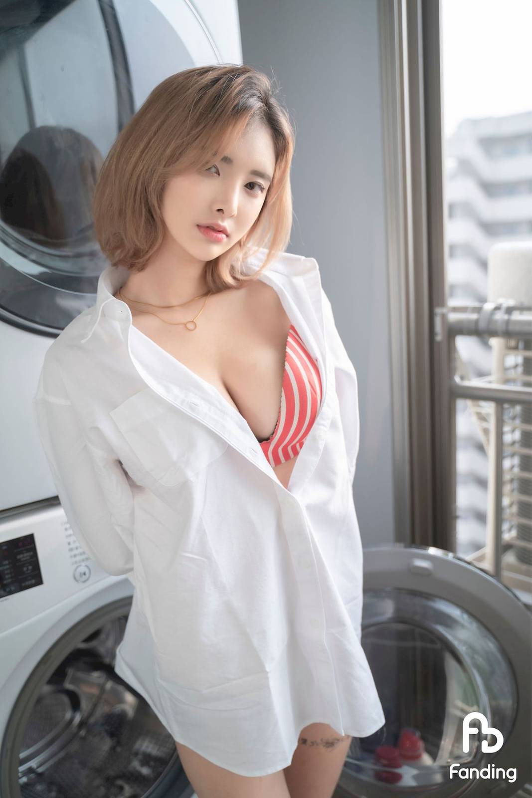 Fanding韩国美女Yeon清爽短发白嫩身材居家女友系列写真-30