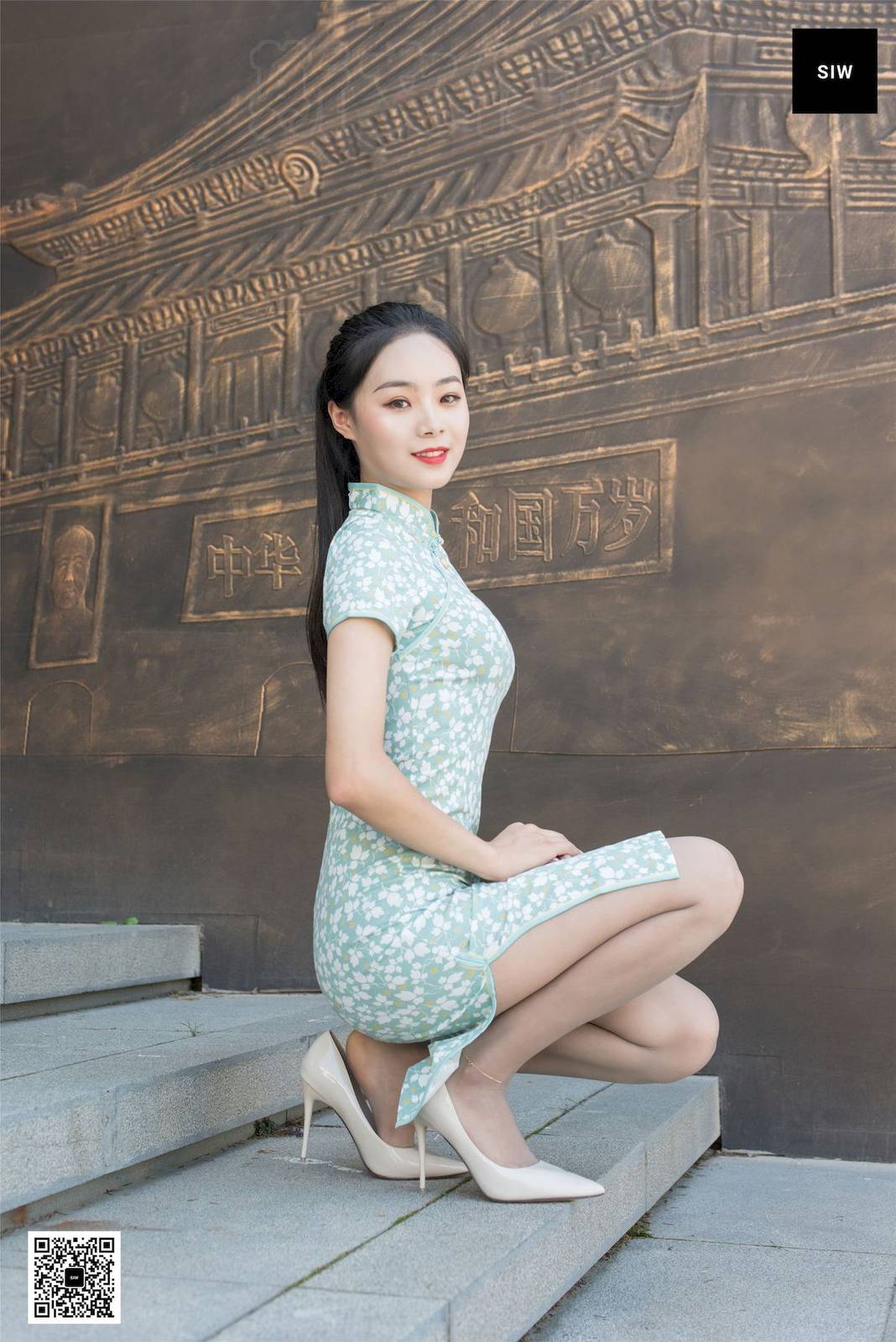 SIW斯文传媒模特乐饮国楼旗袍肉色丝袜玉足系列街拍-9