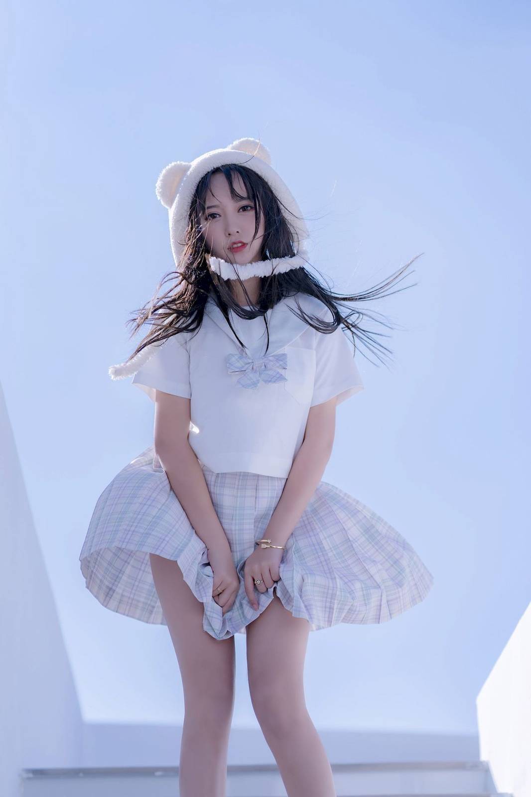 网络美女米线线sama清纯萌妹JK制服户外阳光性感写真-25