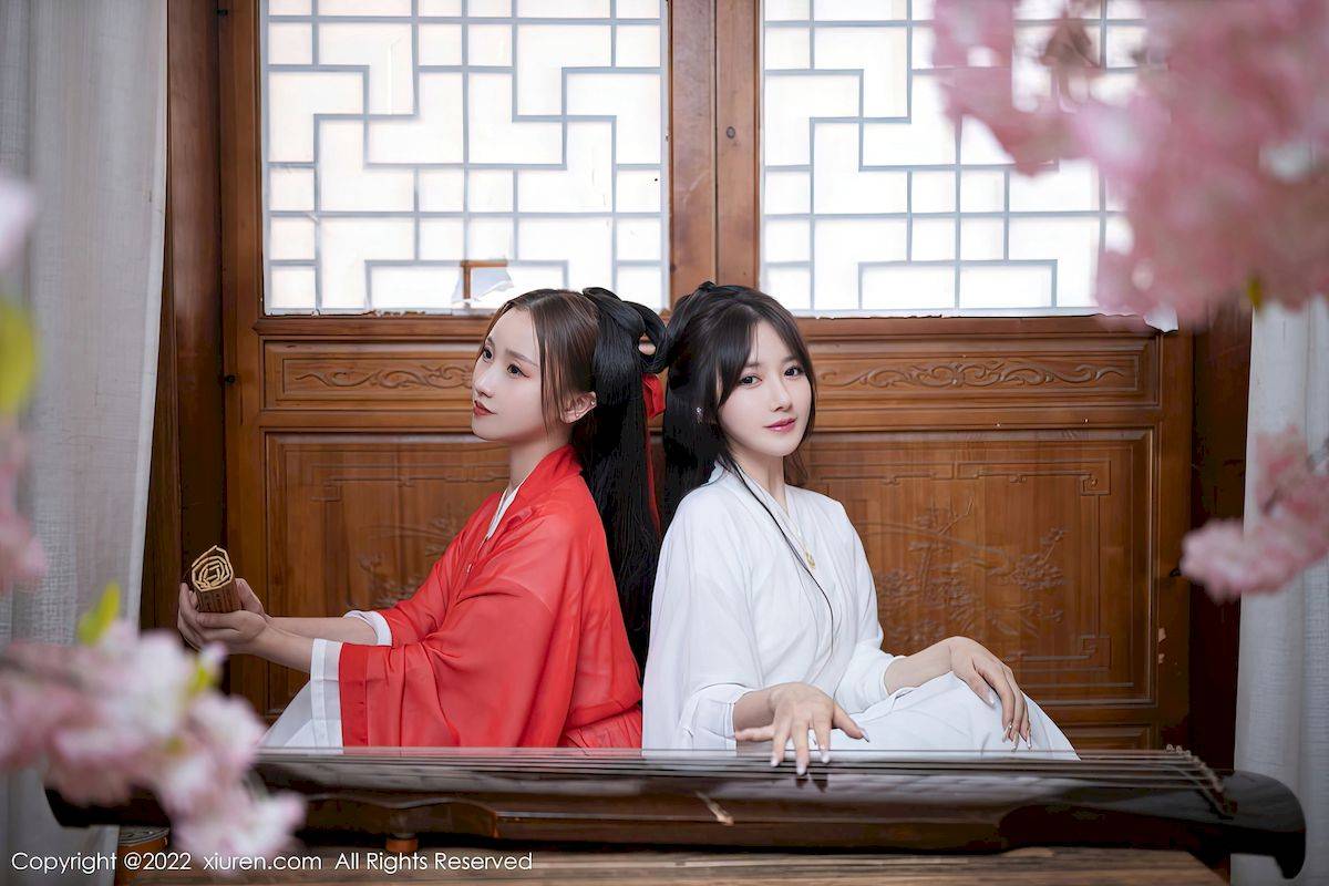 秀人网美女姐妹花鱼子酱Fish白红古装服饰迷人丽质旅拍-7