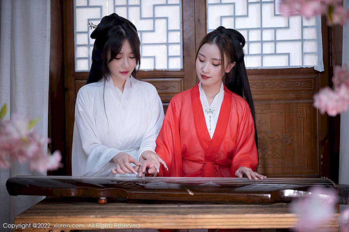 秀人网美女姐妹花鱼子酱Fish白红古装服饰迷人丽质旅拍-14