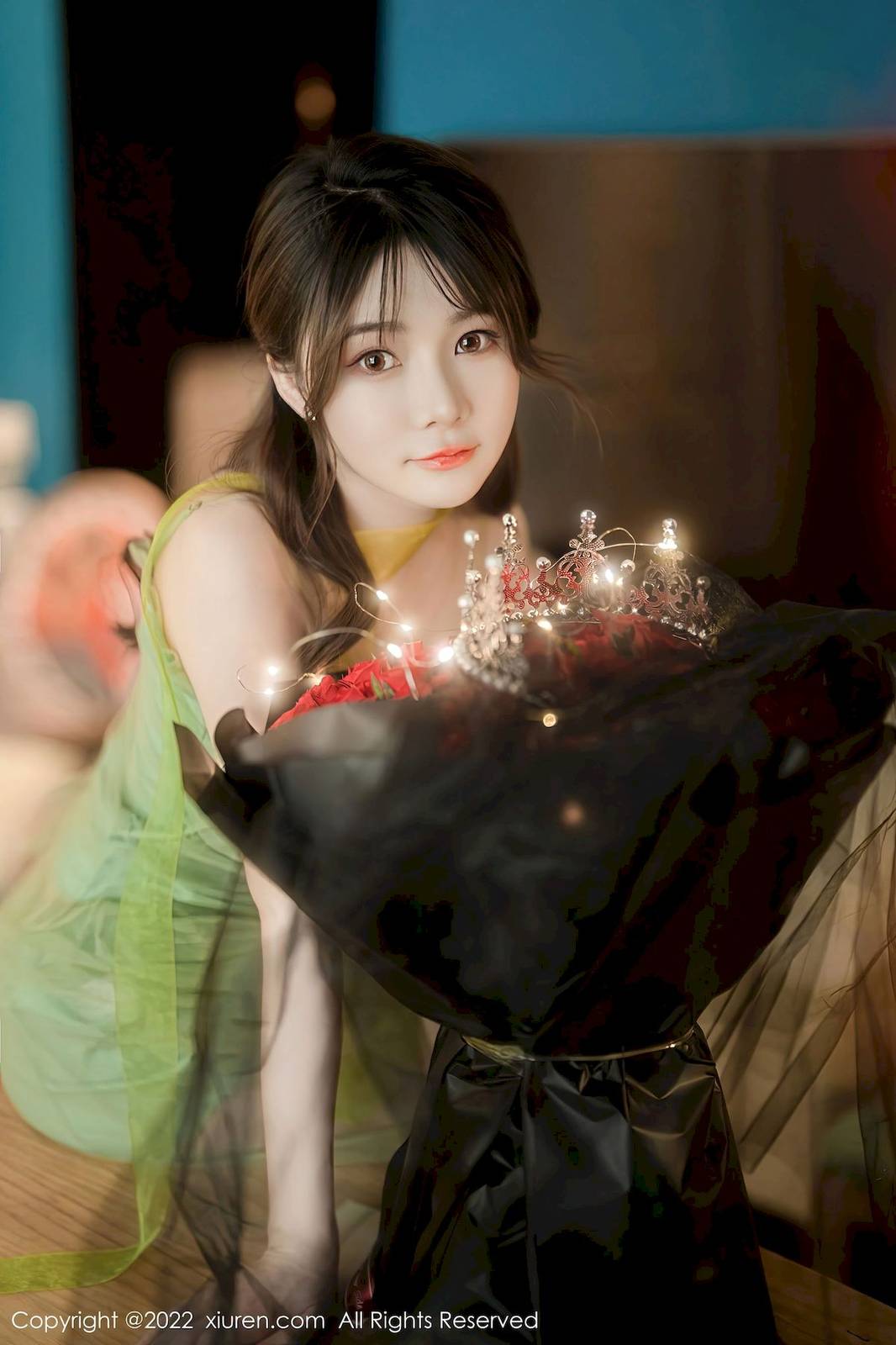 秀人网美女模特婠婠么淡绿色连衣长裙绝美身材性感写真