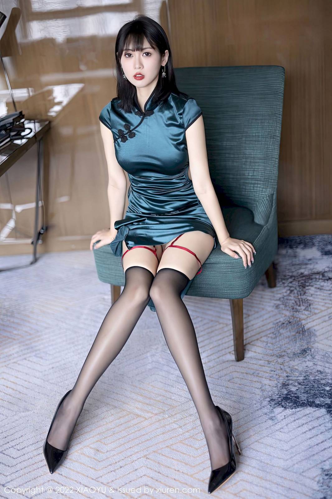 语画界短发美女林子遥深色旗袍搭配魅惑黑丝性感写真-21