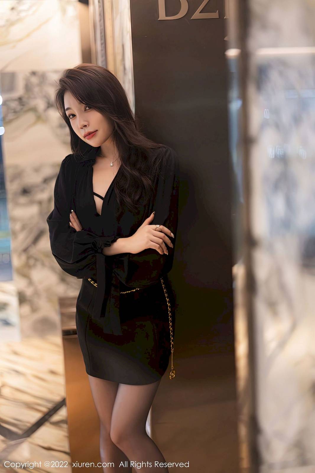 秀人网性感女神徐莉芝Booty黑色上衣黑色短裙娇美写真-38