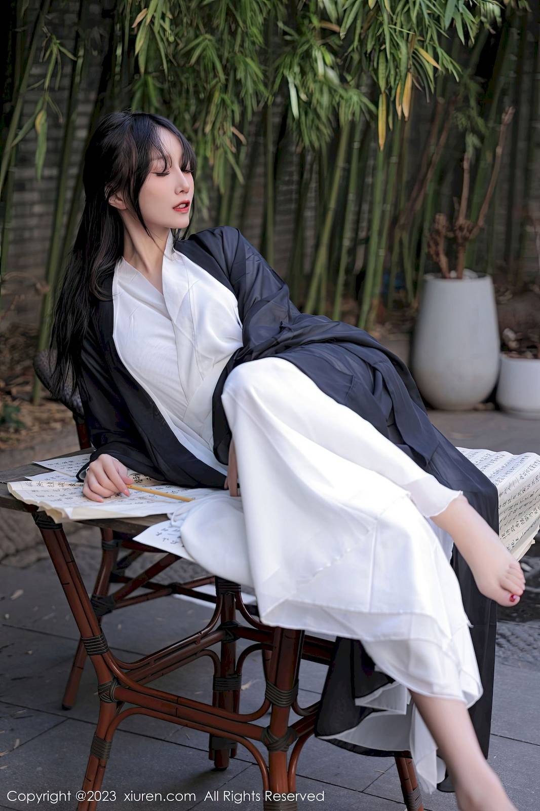 秀人网美女模特玥儿玥er白色古装服饰古典风海南旅拍-8