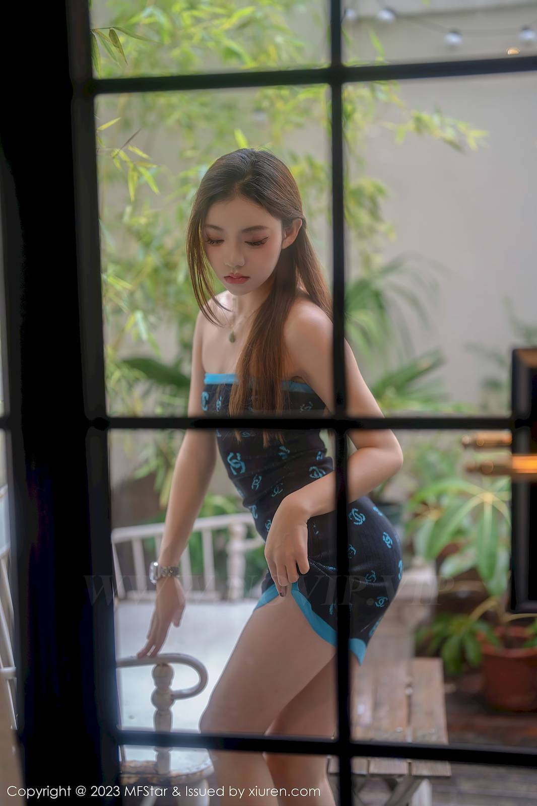 模范学院新人嫩模加朵babe深色露肩连衣短裙首套写真-9