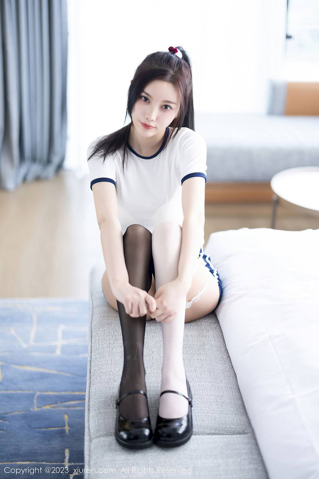 秀人网性感女神杨晨晨Yome白色收身上衣丝袜美臀写真-4