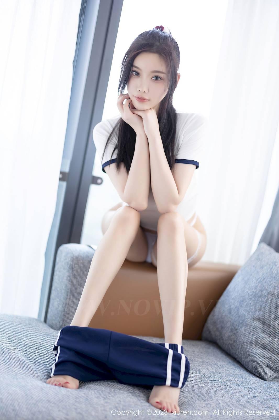 秀人网性感女神杨晨晨Yome白色收身上衣丝袜美臀写真-23