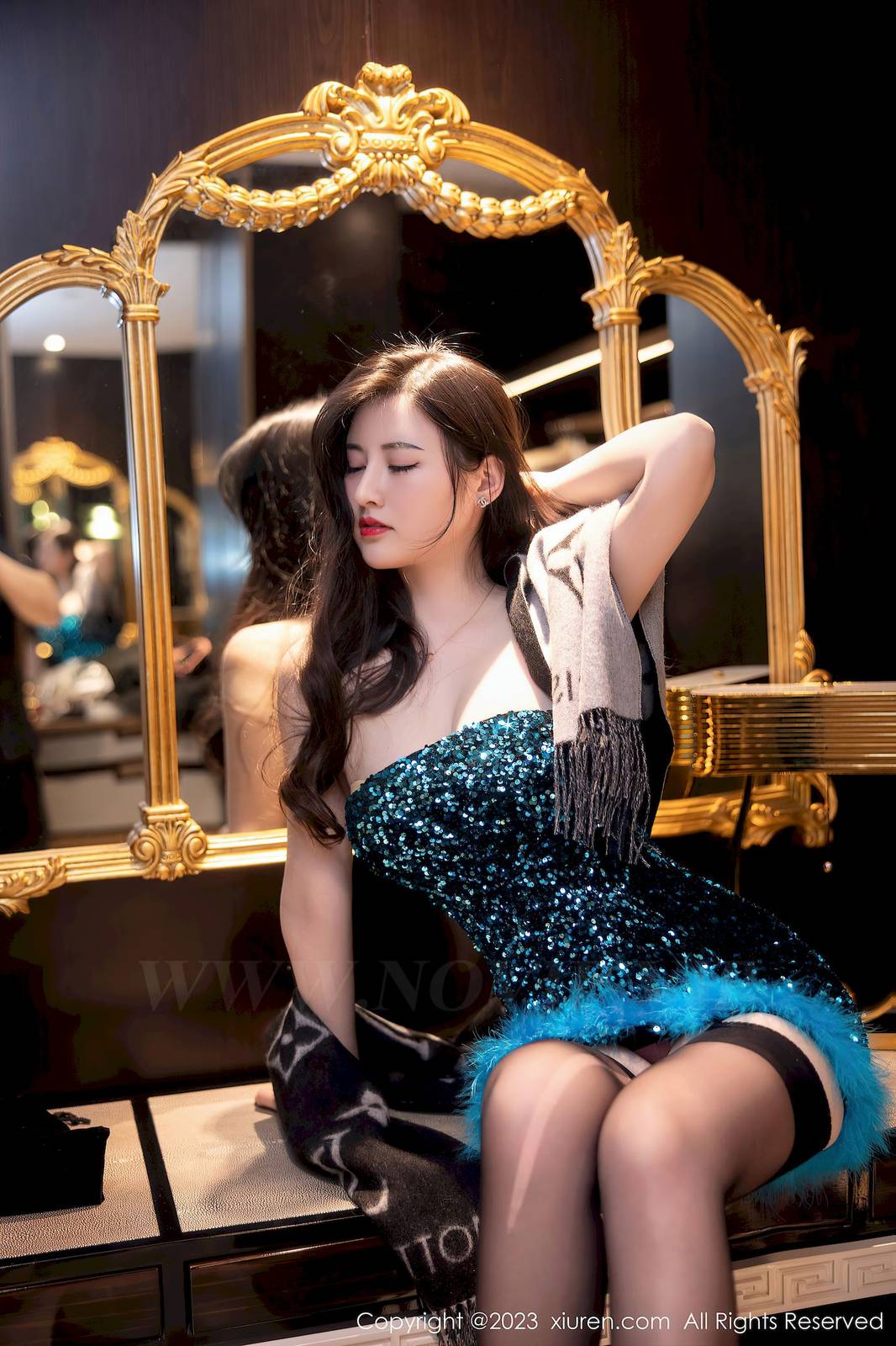 秀人网美女模特陈诗诗kiki露肩连衣短裙惹火身段性感写真-18