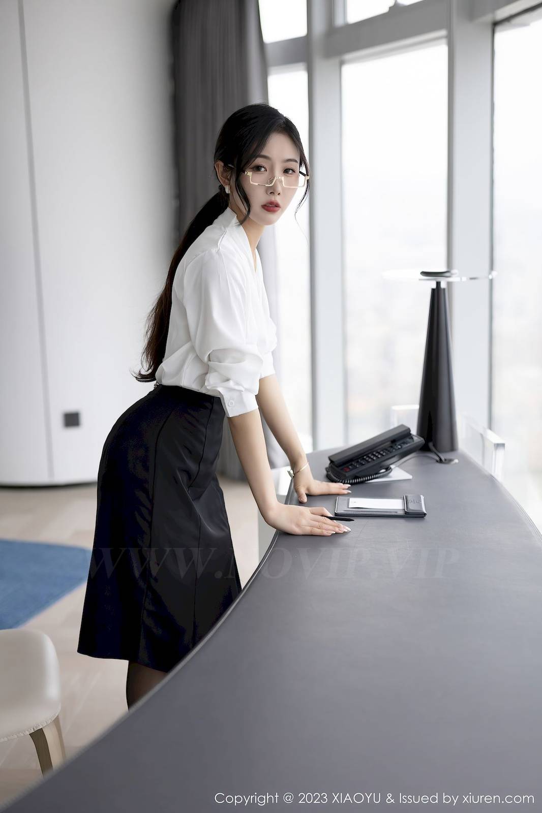 语画界美女模特苏苏阿职业装OL服饰绝美姿态性感写真