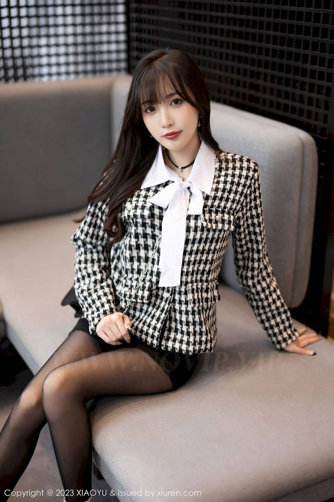 语画界美女模特林星阑黑白格子服饰搭配黑色短裤性感写真-2